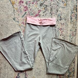 🌸🔆🌸Edikted/Pacsun Gray and Pink Fold-Over Cotton Pants With Flare Bottom🌸🔆🌸